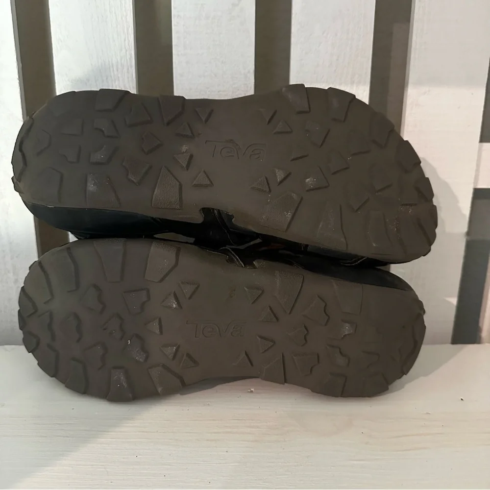 Teva 10  Flintwood Black Outdoor Hiking Walking Sandal